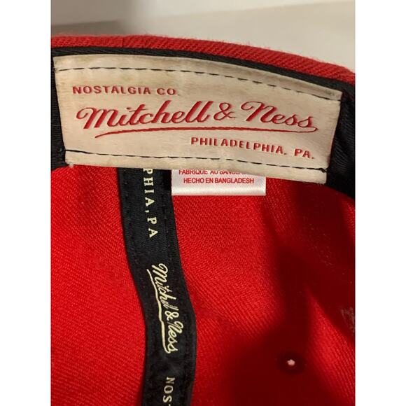 Chicago Bulls Red Black Mitchell & Ness Nostalgia adjustable men's snap ballcap - Picture 6 of 9